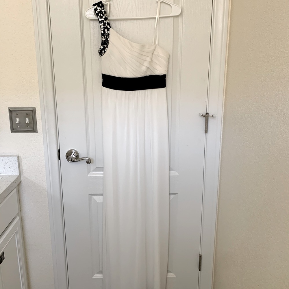 NWT Black & White One Shoulder Formal Dress ~5